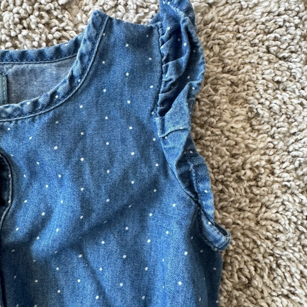 Baby Gap Chambray Polka Dot Ruffle Romper Sleeveless outfit- Size 3-6 Months - Picture 4 of 9